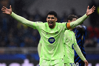 阿劳霍将在欧冠首发盯防沃尔特马德,弗里克对球员有信心