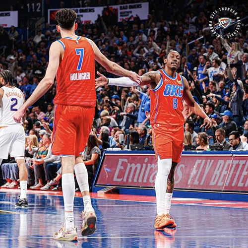 雷霆49分血洗<a href=/24zhibolq/suns/ target=_blank class=infotextkey>太阳</a>+手握多签,霍姆格伦成顶级内线